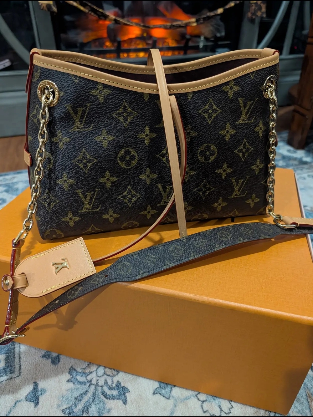 Louis Vuitton CarryAll BB - Picture 4 of 16
